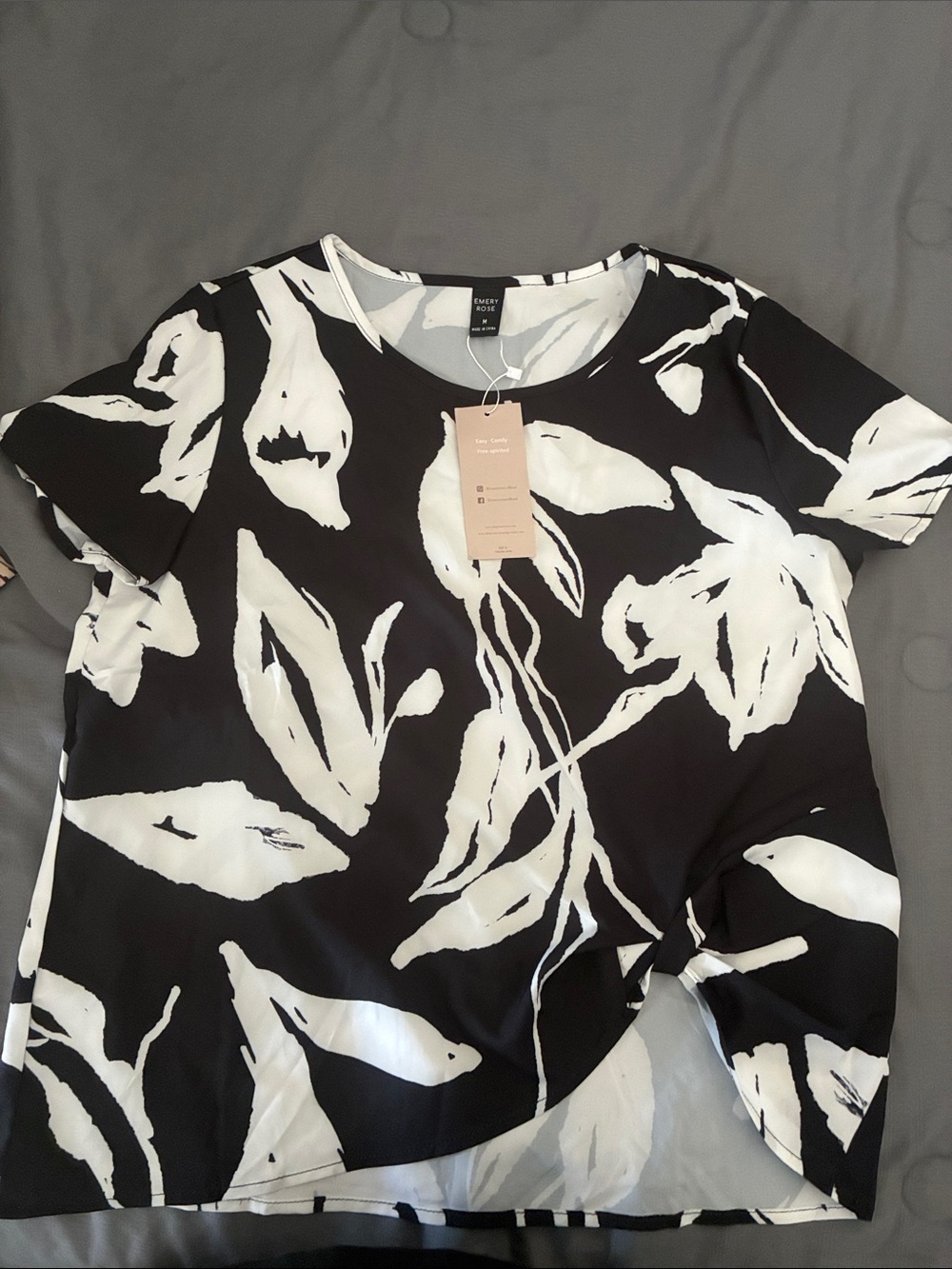 Black and White Floral Short-Sleeve Tee